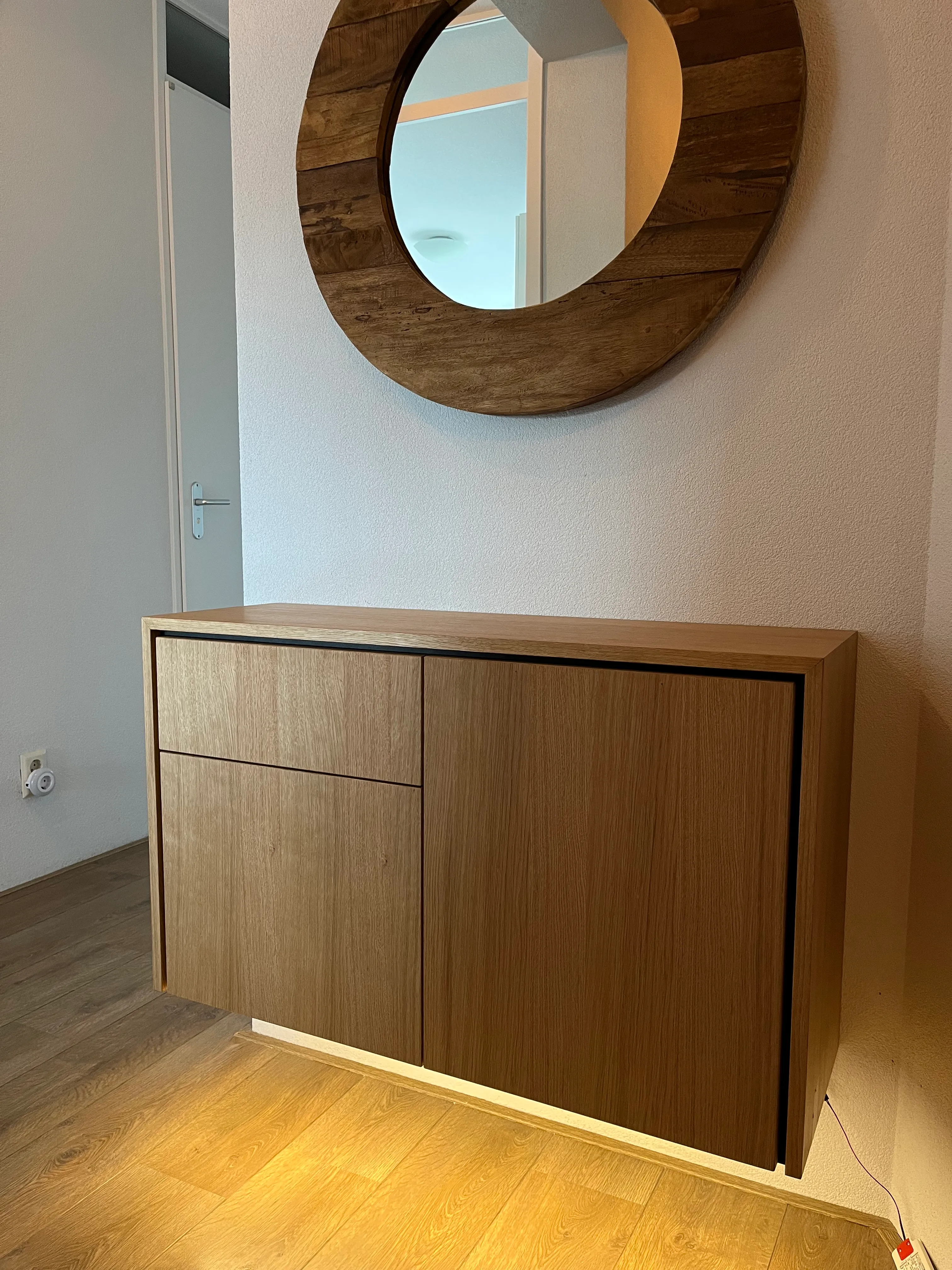 Schiedam · Eiken meubel